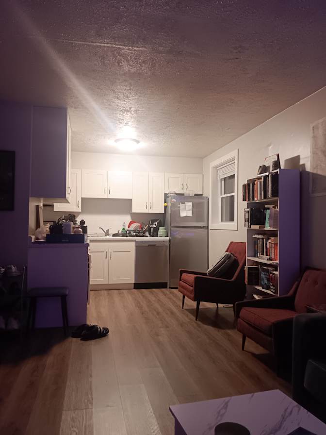 Andrew Mostert's room