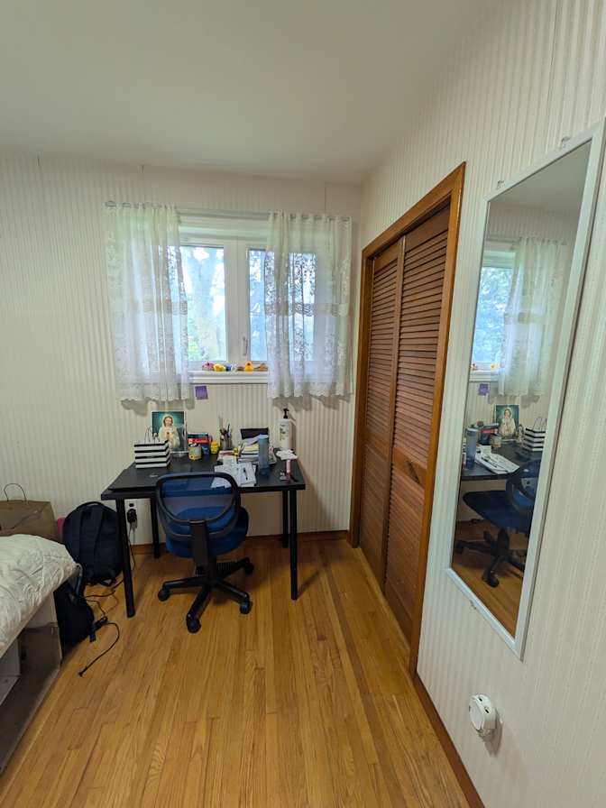 Shaheera R's room