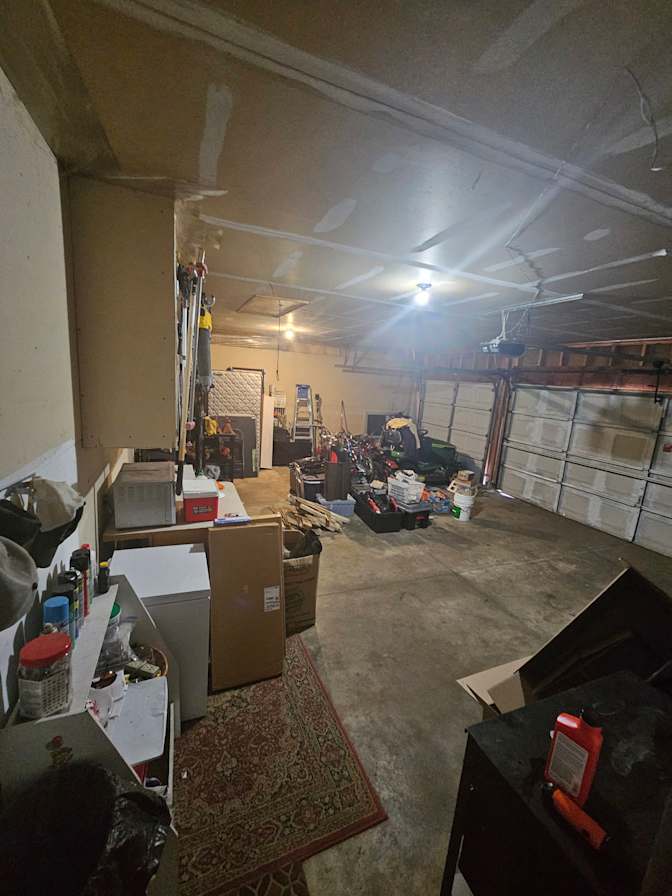 DANIEL T HELMEN's room