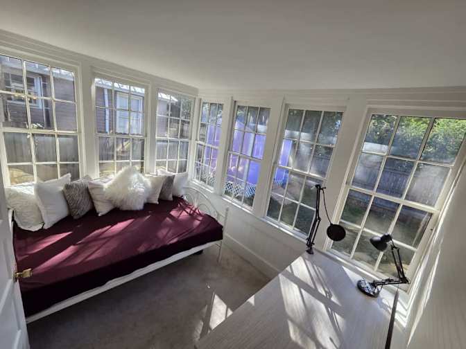 Holly parashar's room