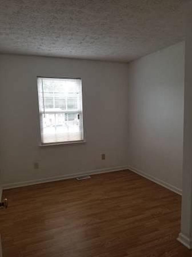 Alcove Rooms's room