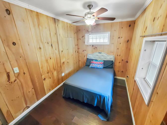 Paris's room