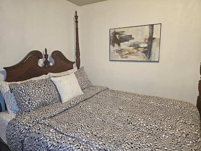 WACKENE's room