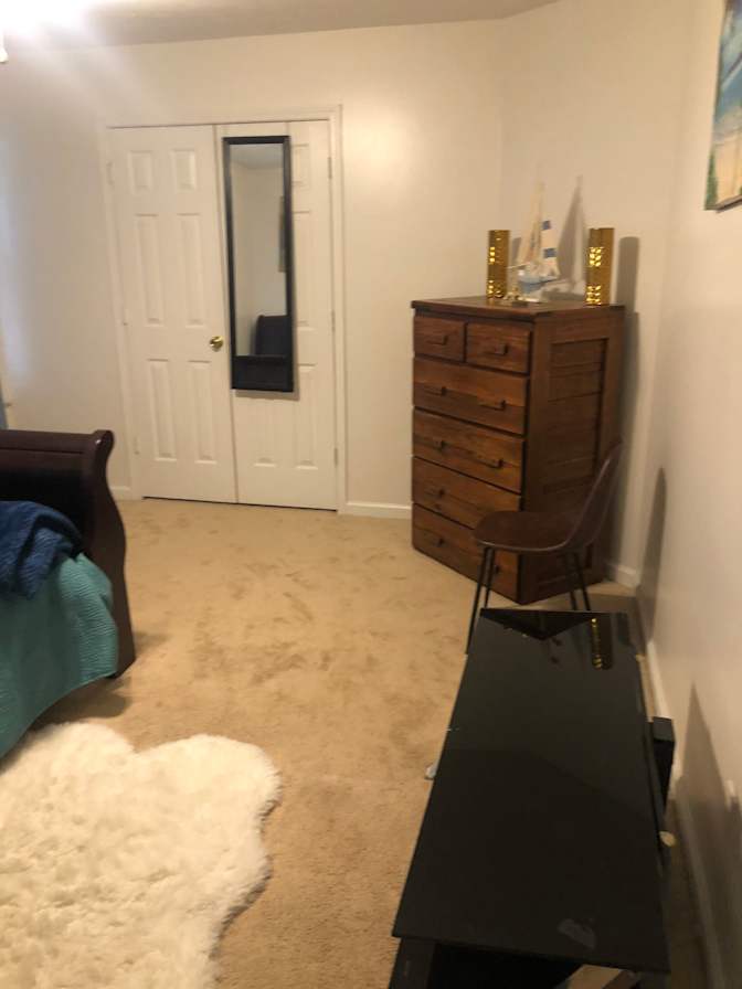 Dee's room