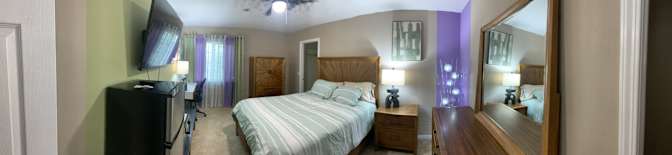 Dellas's room