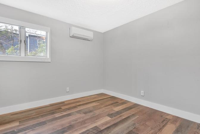 lifedoorrentals's room