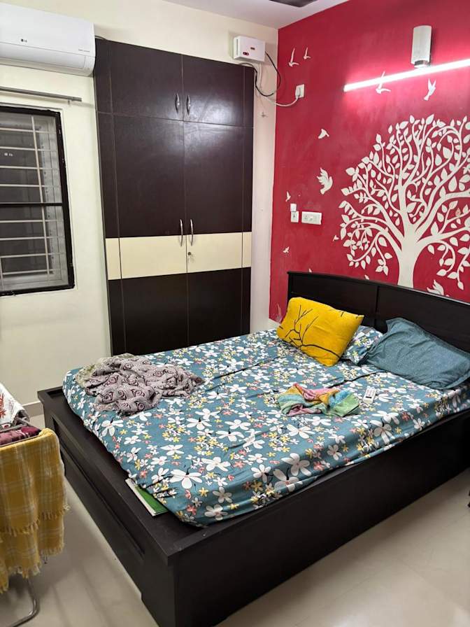 Oviya's room