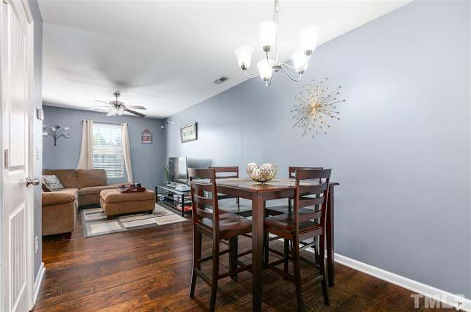 Alcove Rooms's room