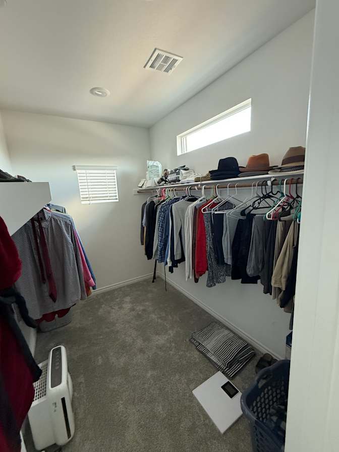NICOLE's room