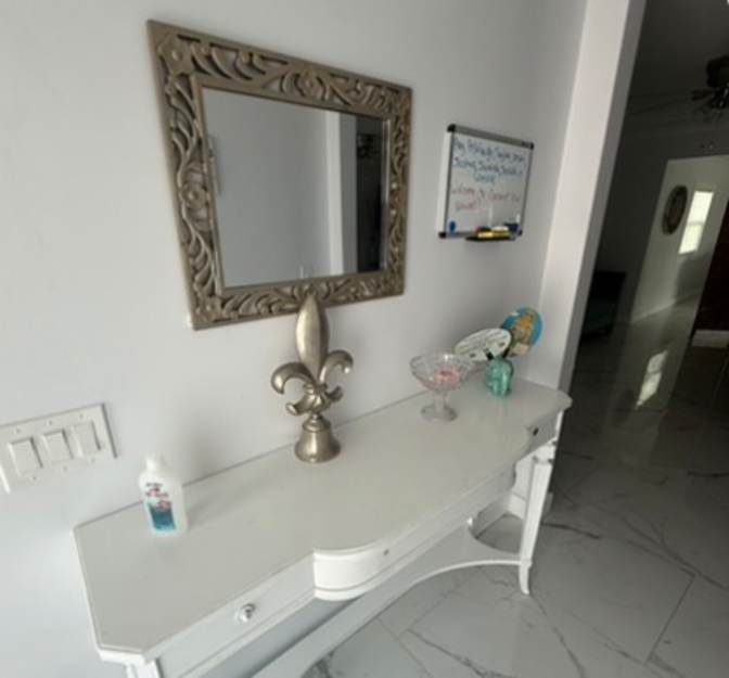Tre Lisa Aarons's room