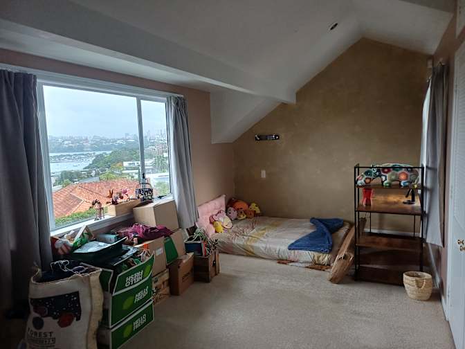 Alba's room
