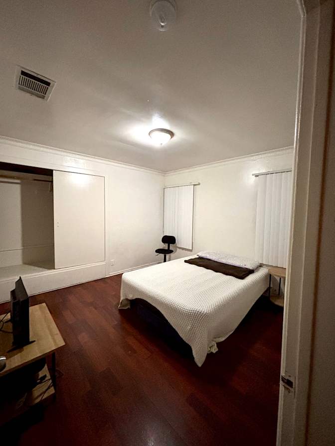 Mark Ogbunamiri's room
