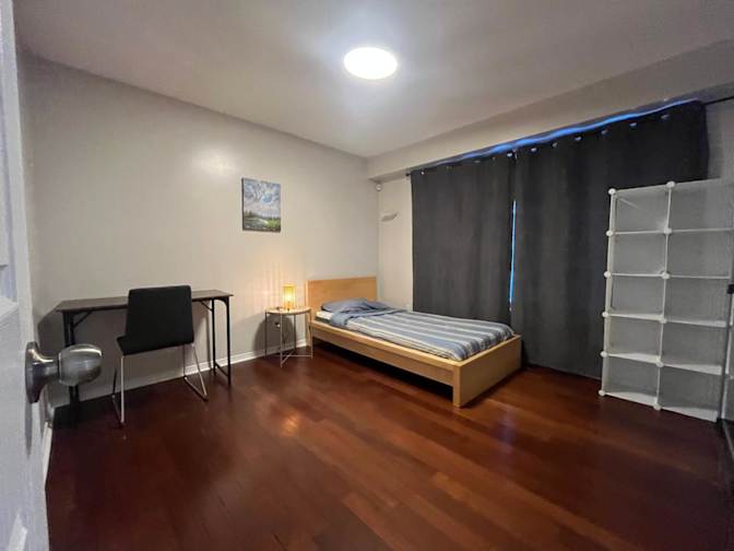 Vic's room