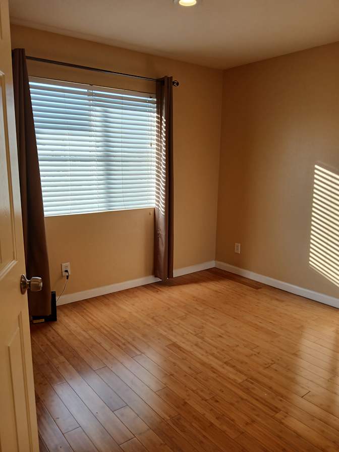 Sung's room