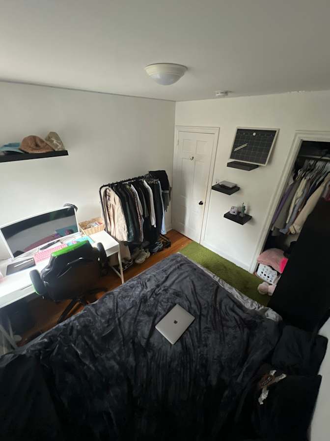 Achilles's room