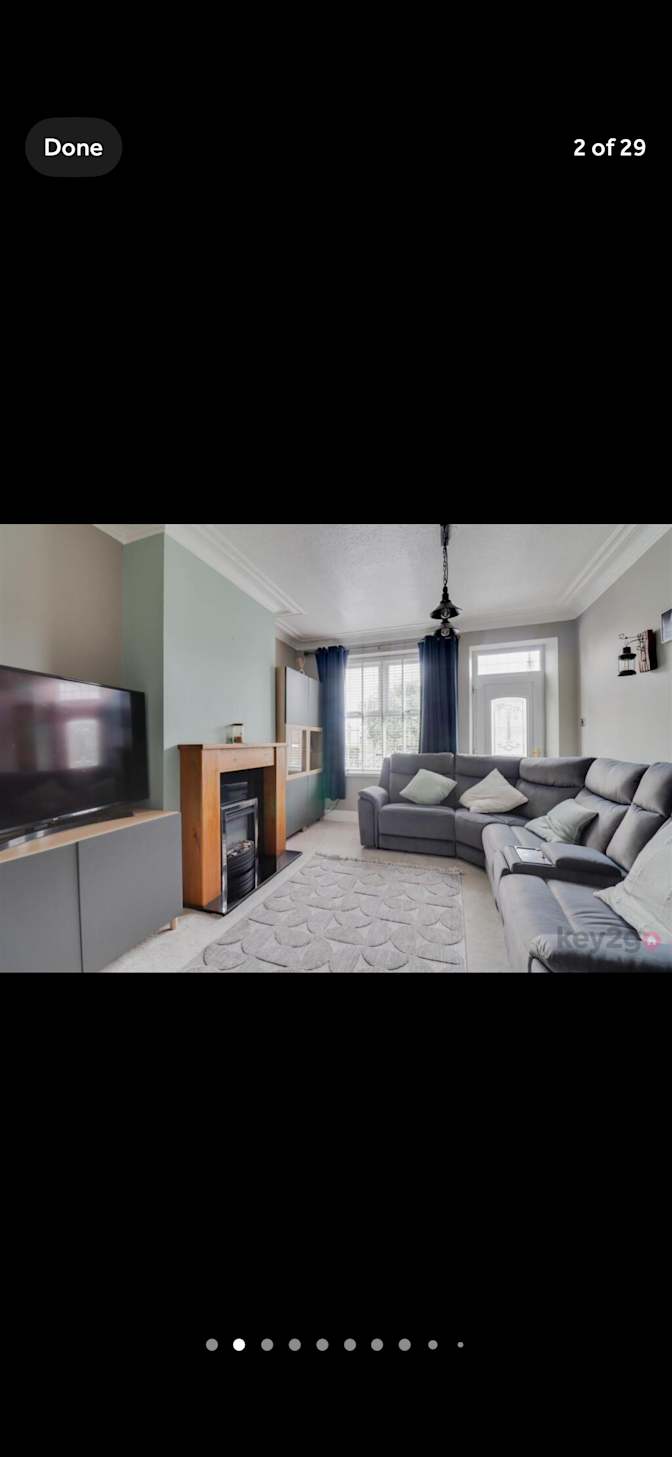 Jason  Hewitt's room