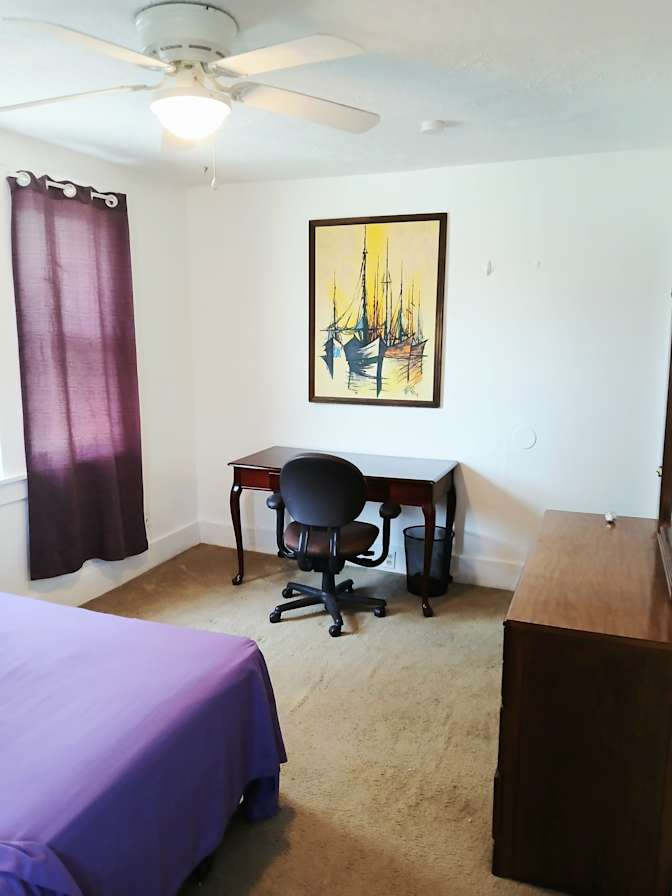 Dee's room