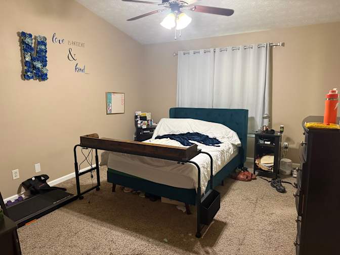Alcove Rooms's room