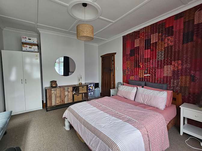 Fernlea Ave's room
