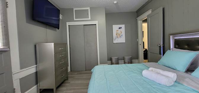 GBU Holdings Group's room