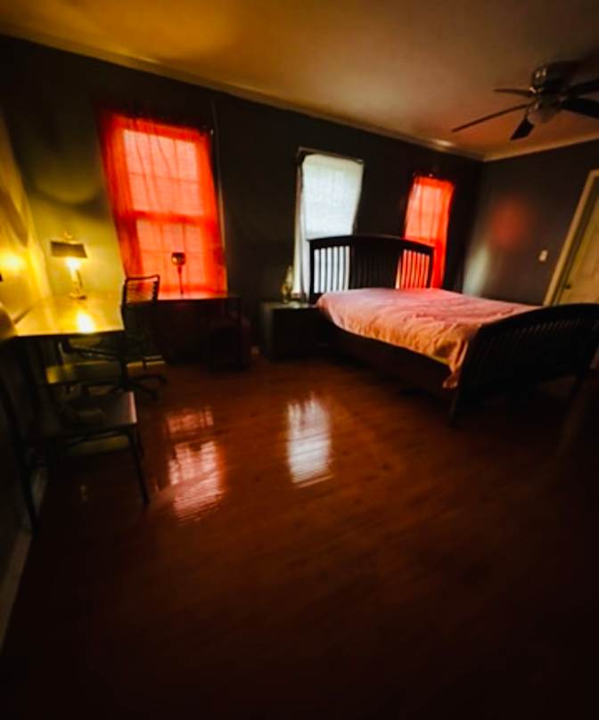 Essence's room