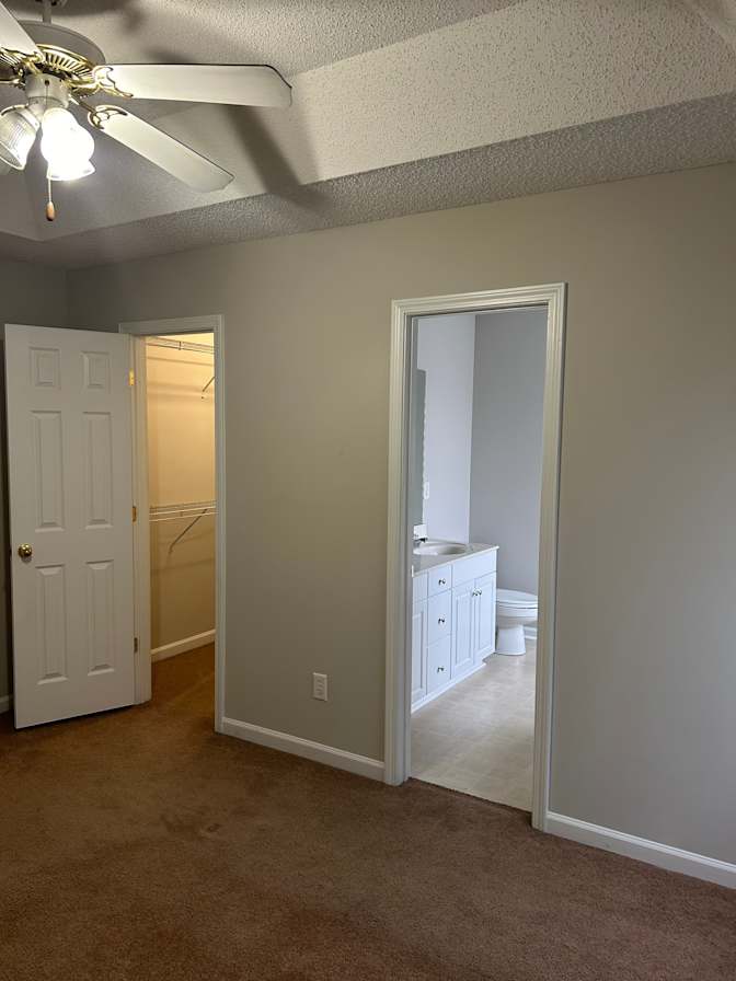 Alcove Rooms's room