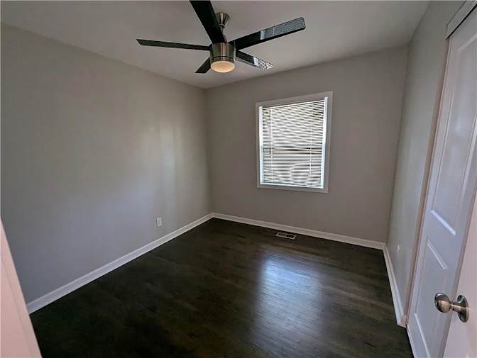 Alcove Rooms's room