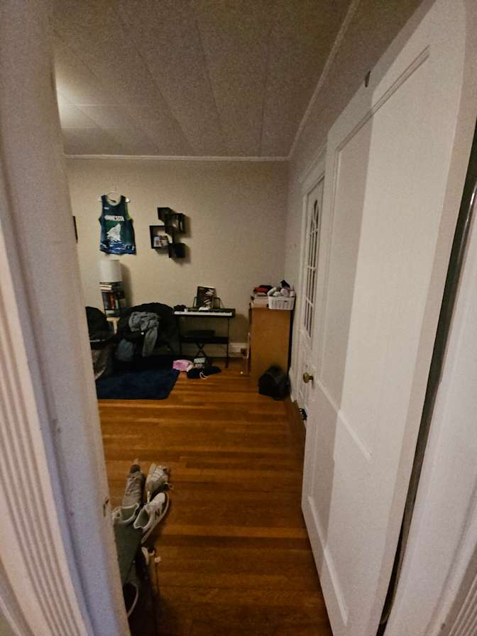 Andrew Magalhaes's room