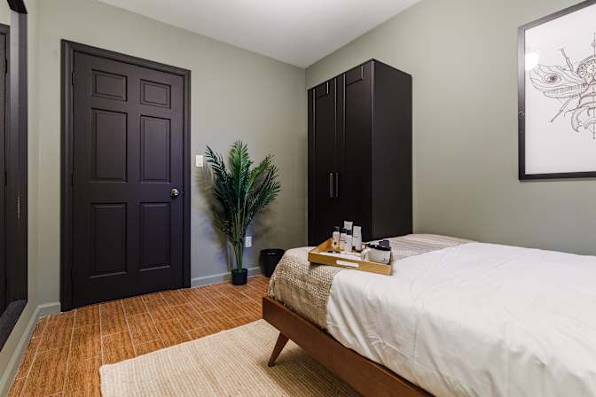 Sam June's room