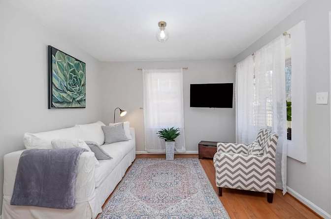 Alcove Rooms's room