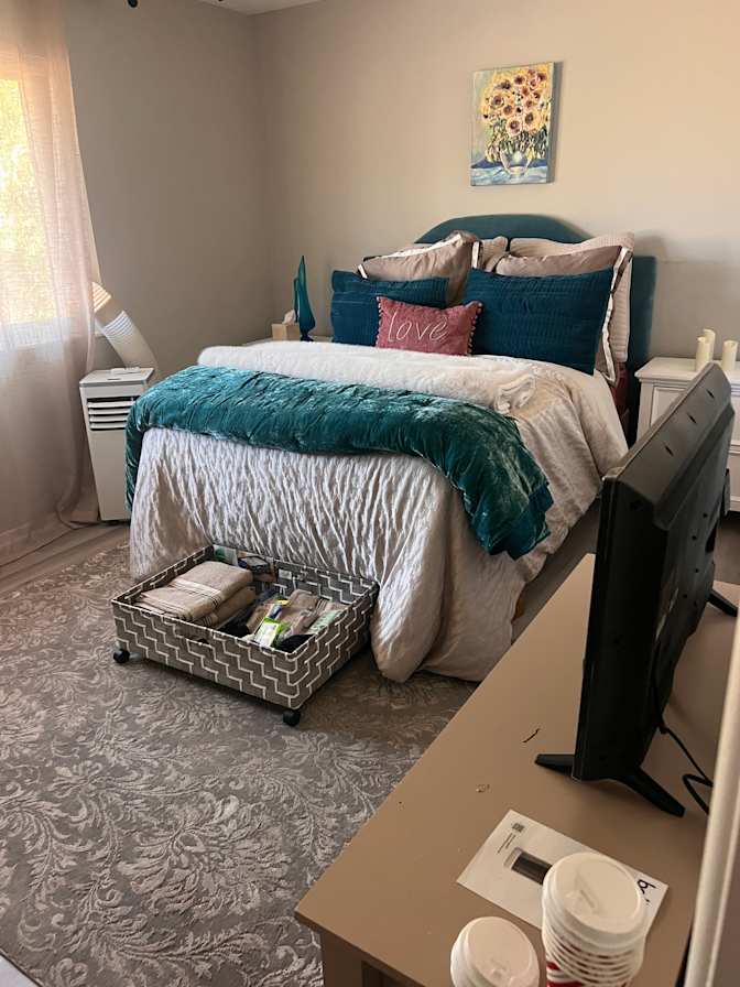 Victoria's room