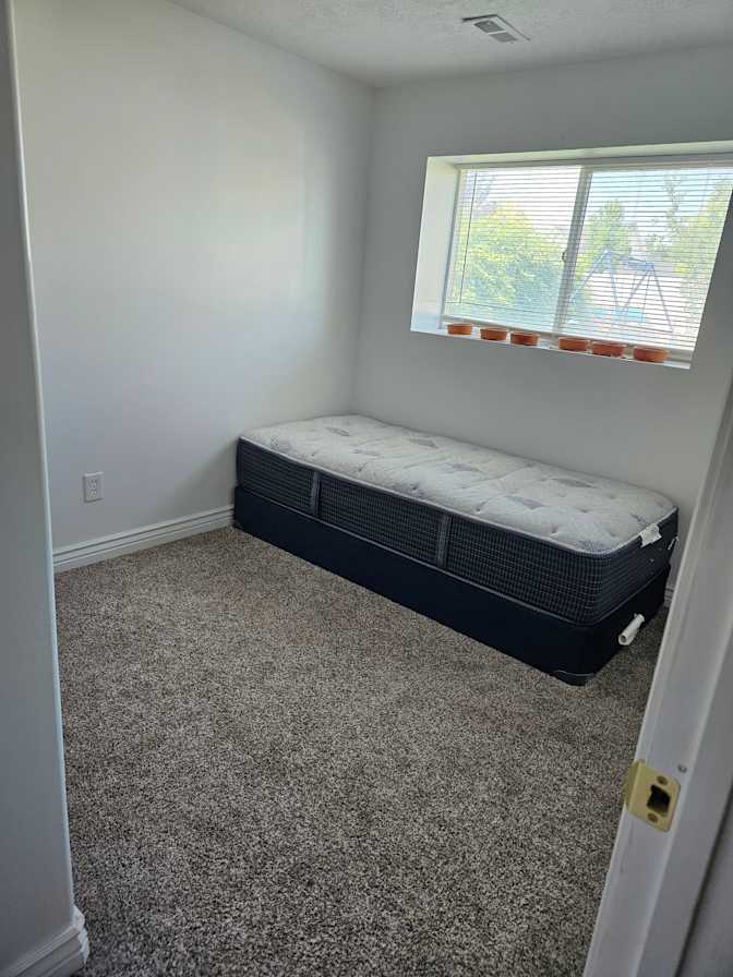 Alla Corona's room