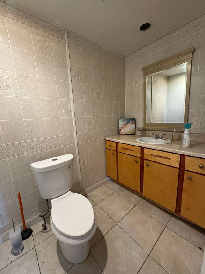 Black Diamond Ministries LLC's room