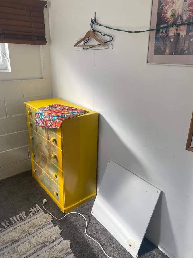 Lee's room