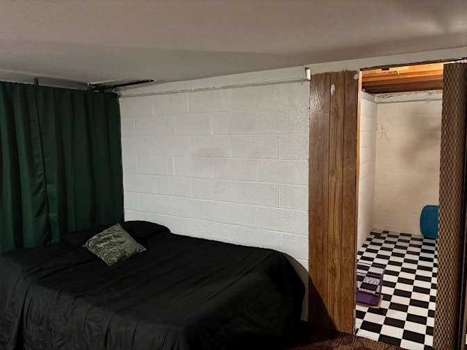 Ovic's room