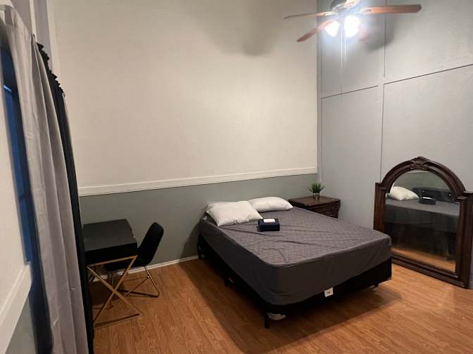 Asante's room