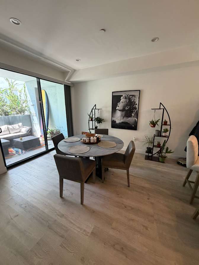 Nadia Zadeh's room