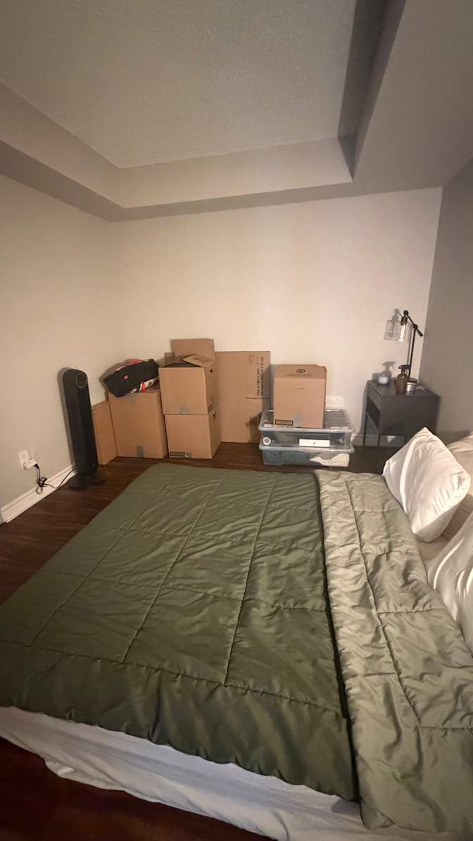 Carlos's room