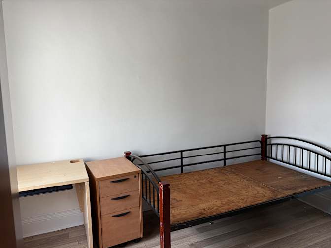 Charlebois Mario's room