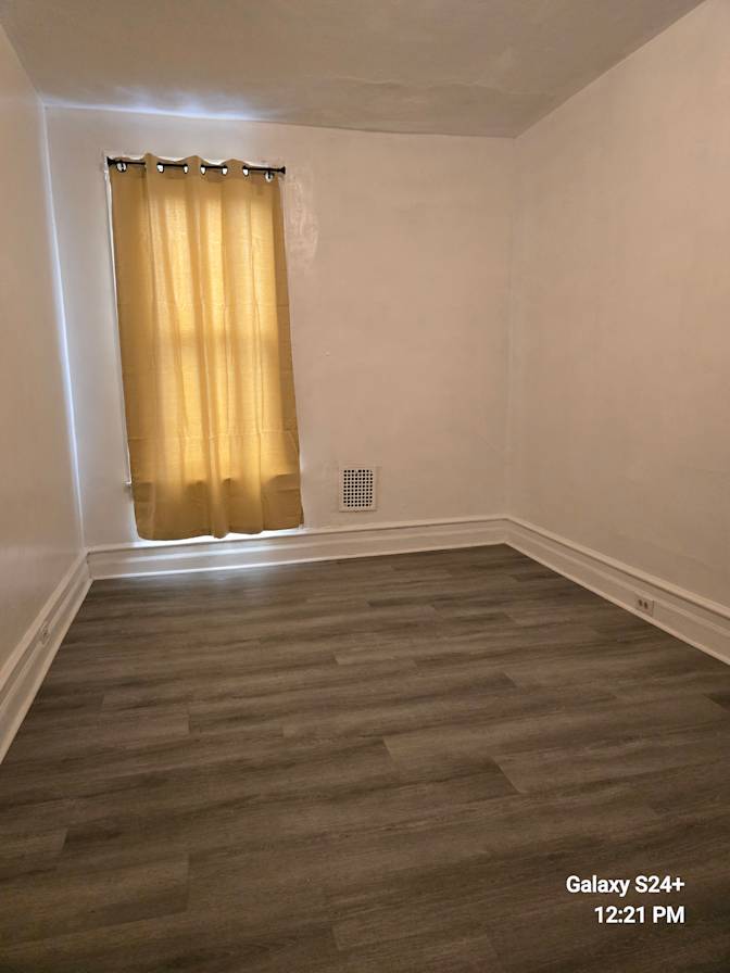Louis's room