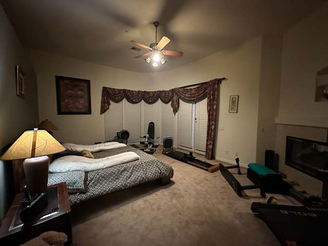 VenSad's room