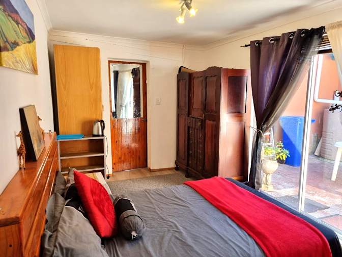 Jos Milne's room