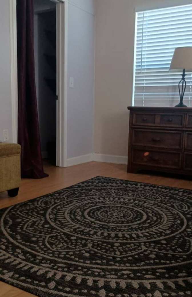 Leslie's room
