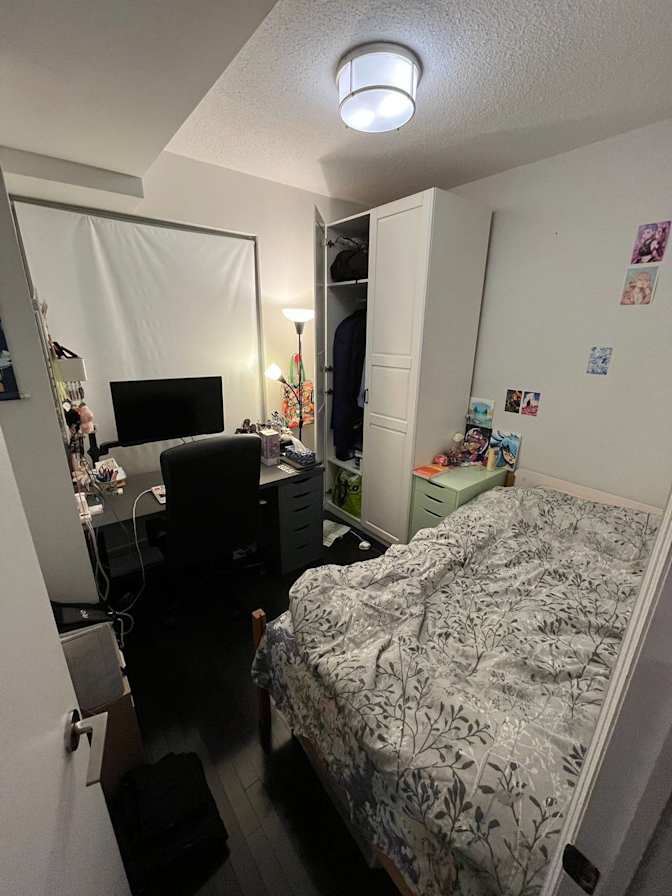 Emir's room