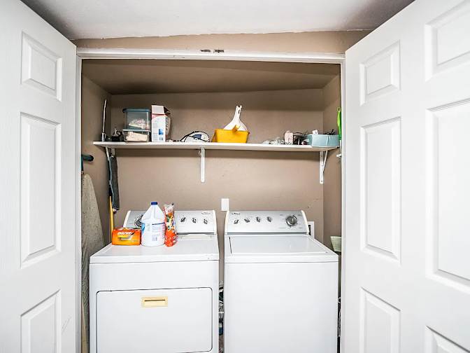 Lee's room