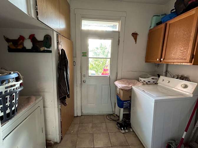 Elliot's room