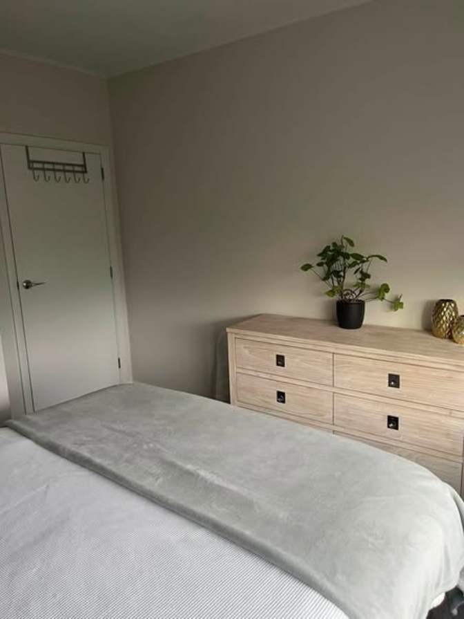 Lisa Carlyon's room