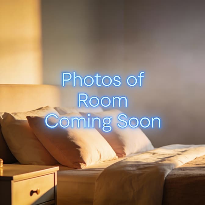 Darwin Pitts's room