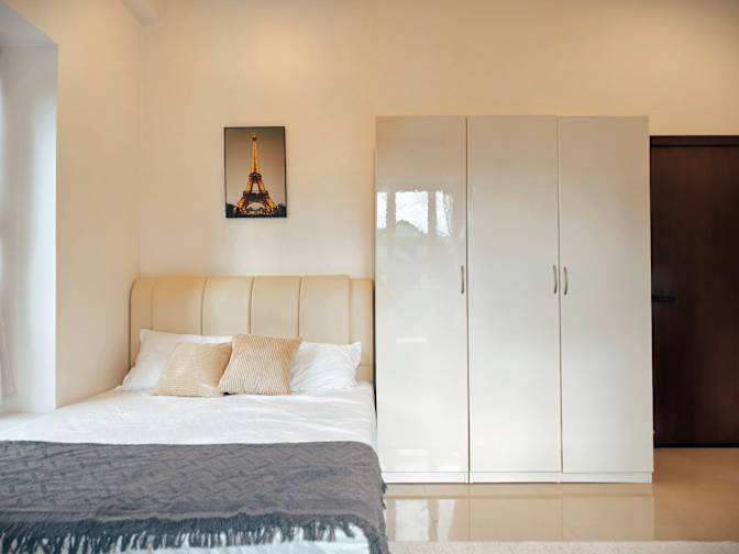 Nigel's room