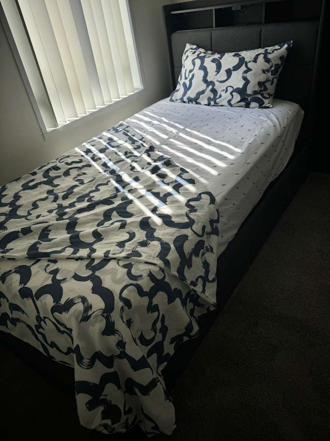JENNIFER Lok's room